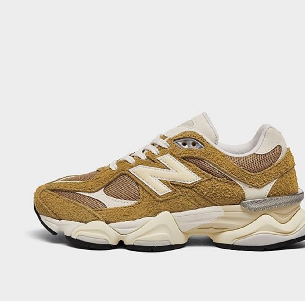 New Balance Womens Tan Sneakers 9060 Brand new